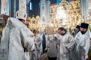 bozhestvennaja-liturgija-v-sobore-vseh-svjatyh-v-zemle-rossijskoj-prosijavshih-goroda-domodedovo-4